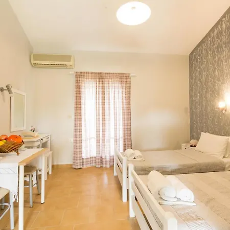 Royal Garden Apartments - Yellow Apartment *