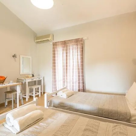 Apartment Royal Garden Apartments - Yellow *